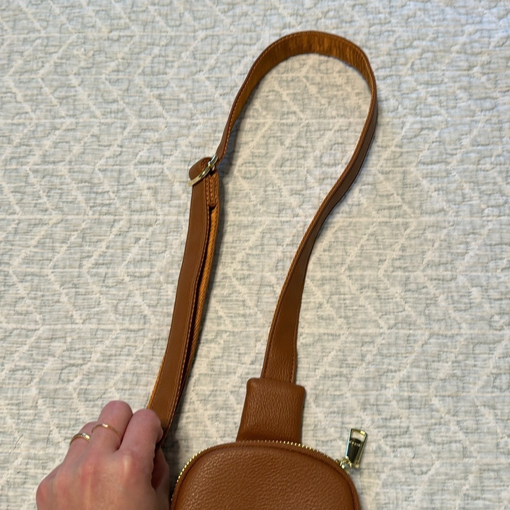 NWOT crossbody - Picture 3 of 5